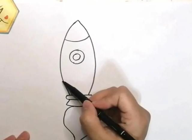 简单的火箭简笔画，看看谁画得又快又漂亮