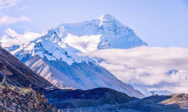 8848米的珠穆朗玛峰到底有多危险？超乎人们想象，能活着就算命大