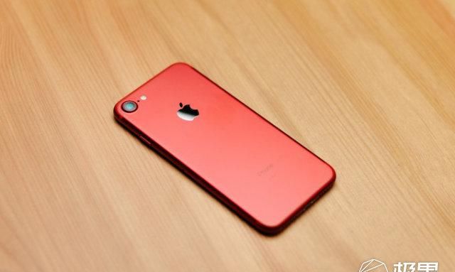 细细把玩了红色iPhone7后，终于知道卖不出去的原因了