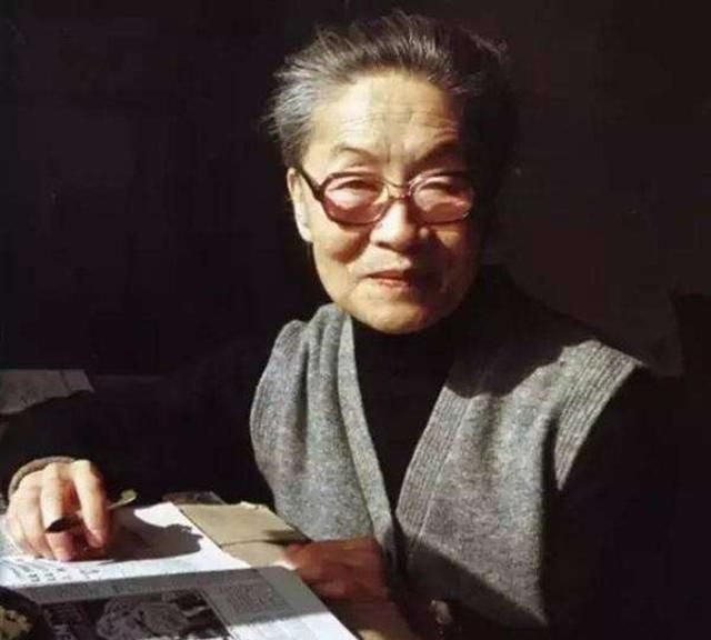 被尊称为“先生”的杨绛105岁因病去世，唯一的女儿现状如何