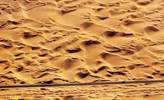 中国最大的沙漠，才不是“死亡之海”！
