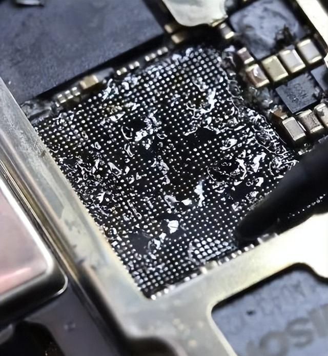 怎么确定是电脑CPU损坏了？有这几种表现，你就要小心了！