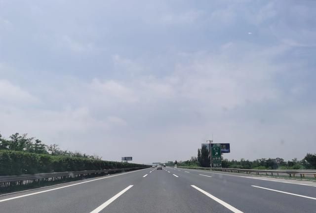 中国第一条高速公路是哪条高速(中国第一条通车的高速公路)图1