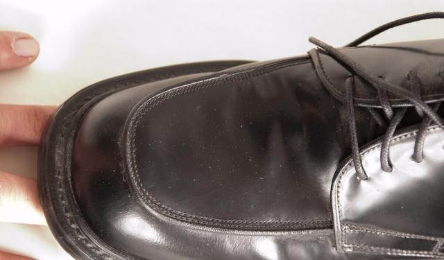 穿了很多年皮鞋皮衣；你真的能弄清真皮和PU皮的区别吗？