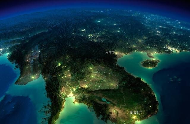 东南亚南北最狭长的国家越南，由于地形的限制导致南北两极分化