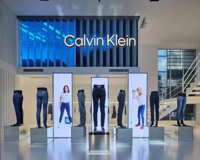 一条丹宁线，缘何成为Calvin Klein美学世界的载体？