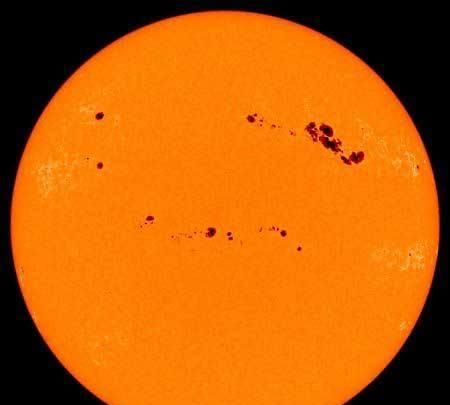 太阳的黑子周期是多少(太阳的黑子周期有哪些)图1