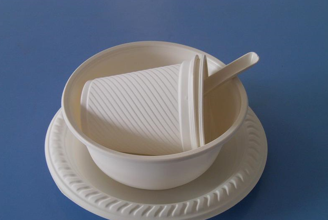 一次性可降解餐具之纸浆模塑餐具的优点分析