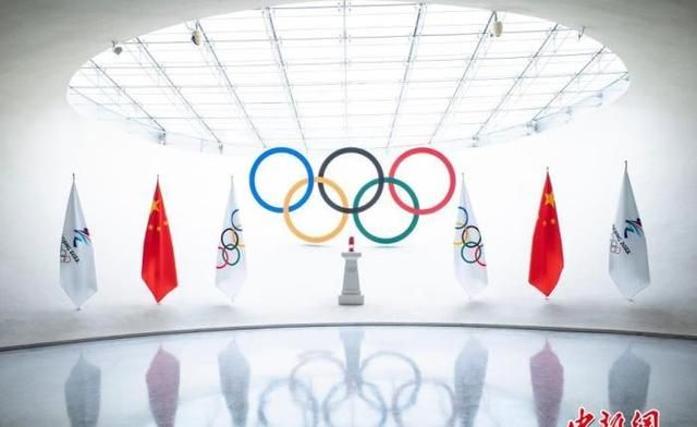 为何冬奥会比赛期间悬挂的会旗是代用品？