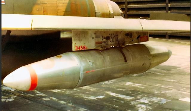 被联合国禁止的凝固汽油弹，一旦沾上死是一种解脱，它有多恐怖？