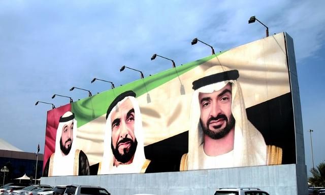 阿联酋由七个酋长国组成，哪国酋长可出任总统？是迪拜吗？