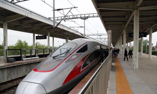 黄黄高铁开通运营 武汉出发3小时可到杭州西湖散步