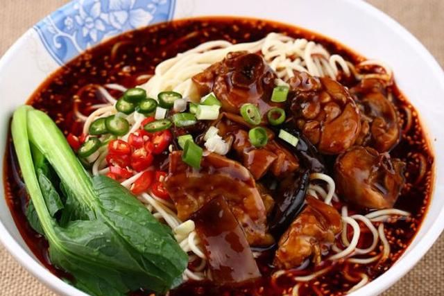 重庆最经典的7种名小吃，美味无比，各具特色，你吃过几种呢？