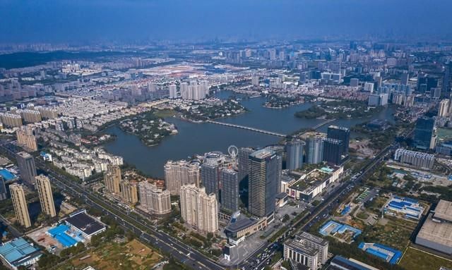 江苏南京楼市的危机，发达的南京，昂贵的房价，南京市楼市的潜力