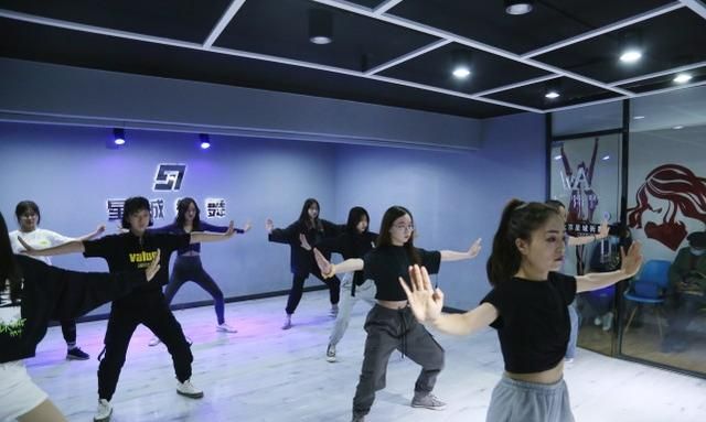 北京课外班小女孩适合学的舞蹈类型推荐
