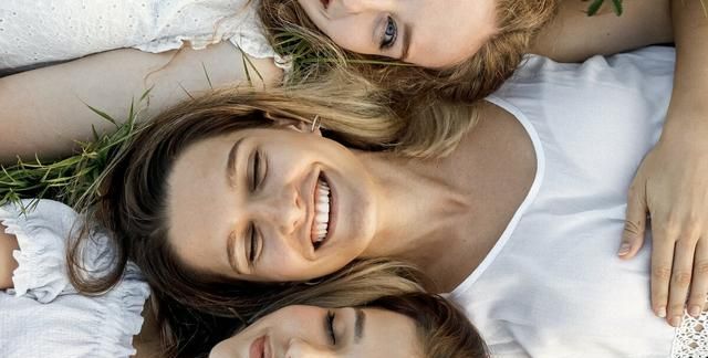 消除嘴角皱纹：5 种行之有效的保持年轻的方法