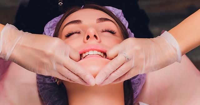 消除嘴角皱纹：5 种行之有效的保持年轻的方法