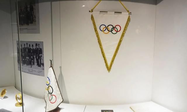 是谁发明了奥运五环旗？五环的五个颜色分别代表哪个洲？