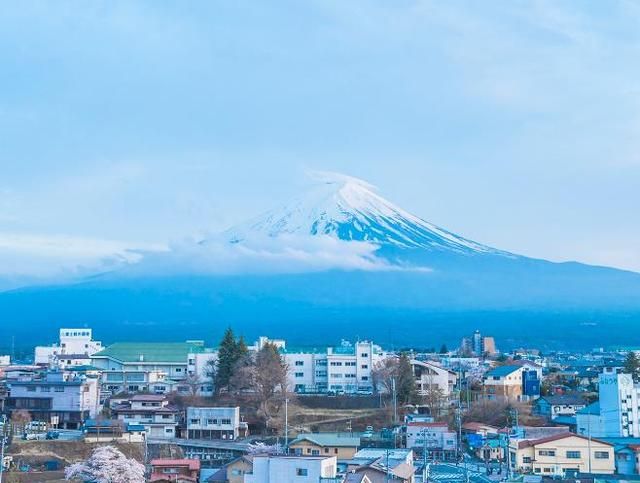 日本富士山是租来的？每年可获得天价租金，那真正主人是谁？