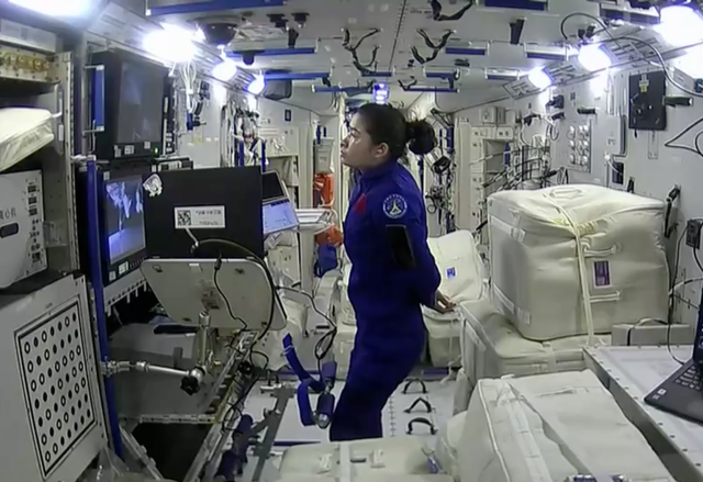 恭喜刘洋晋级双星航天员！中国首位女航天员总飞行时长高居第三