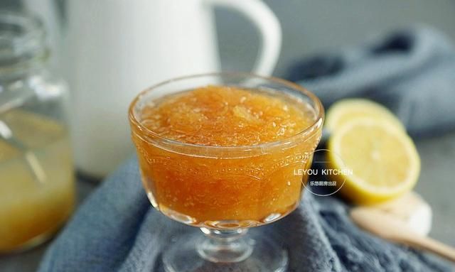清香滋润的蜂蜜柚子茶，买一个柚子做一瓶，可以喝很久