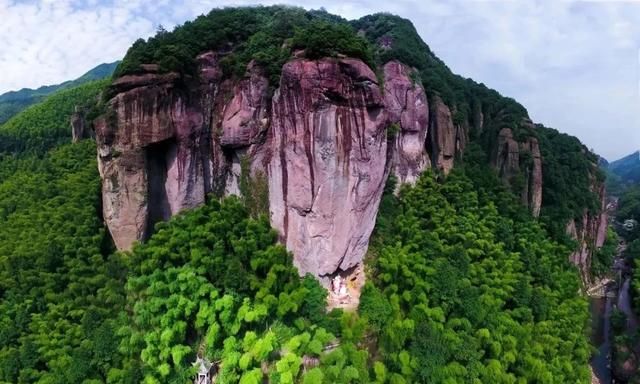 中国特色美食县TOP100！森林覆盖率74%，想沉溺在1700年历史“浙中绿岛”的江南柔情里…