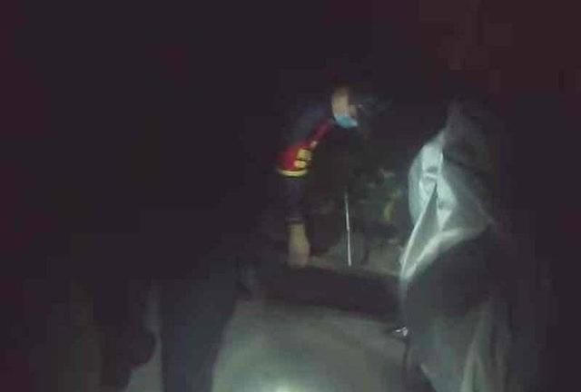 夜半时分家中水管冻裂，济南一市民情急之下求助110民警
