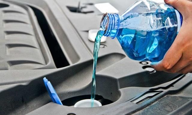 冬天来了，你的车还没换冬季玻璃水？可能存在严重安全隐患！