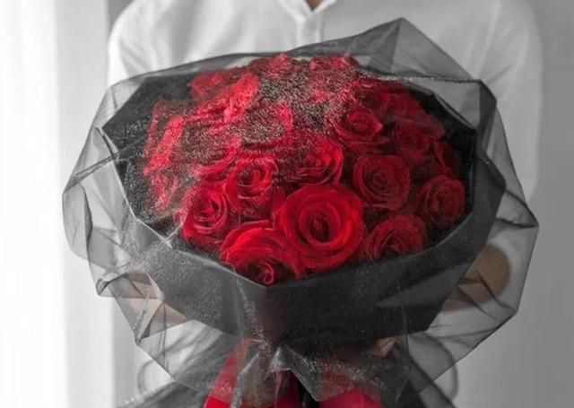 情人节送33朵玫瑰代表什么寓意？