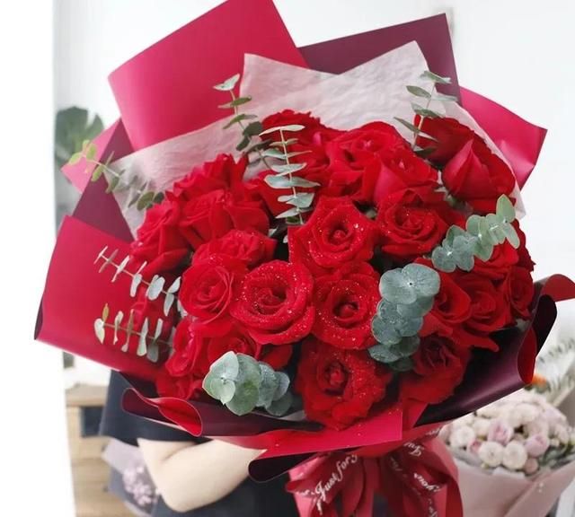 情人节送33朵玫瑰代表什么寓意？
