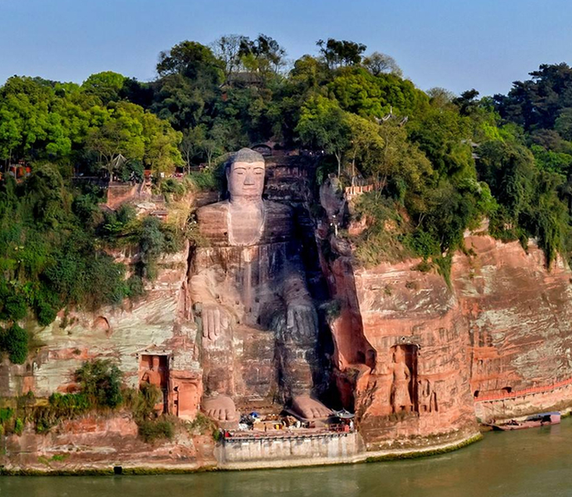 中国著名的十大巨型雕像，每一尊都是超级震撼，你都见过哪几个？
