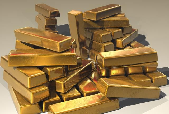 泰国民众受生活所迫变卖金饰，却导致黄金出口增加推高泰铢升值