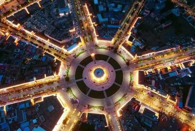 世界最大八卦城，新疆伊犁特克斯，真的没有红绿灯吗？