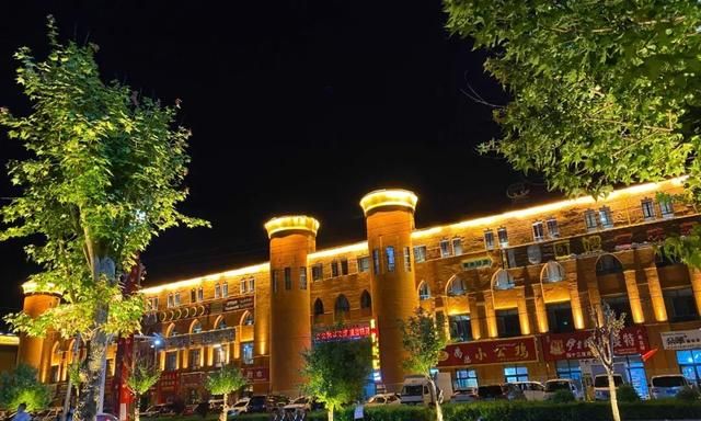 世界最大八卦城，新疆伊犁特克斯，真的没有红绿灯吗？