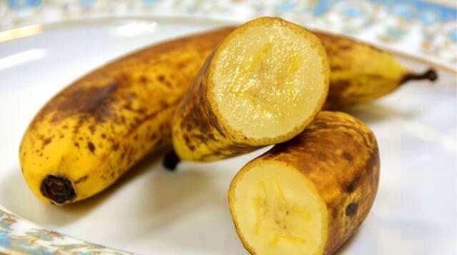 香蕉营养丰富补钾效果好，但香蕉变黑后还能吃吗？教你如何解决
