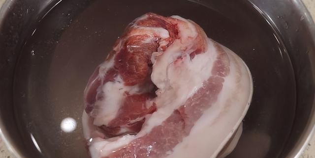 猪肉解冻别直接用水泡，很多人第一步就错了，学会这4招，实用
