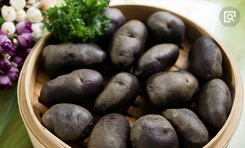 这种“黑色”的土豆能吃吗？你吃过吗？