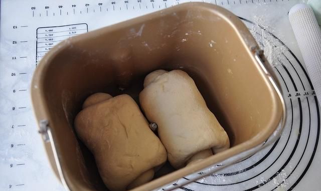 用面包机做拉丝大面包，发酵1次省时间，棉花一样软，用手撕着吃