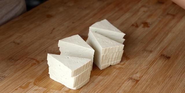 炒豆腐怎么让豆腐入味？掌握这2个技巧，保证豆腐香嫩入味不会碎
