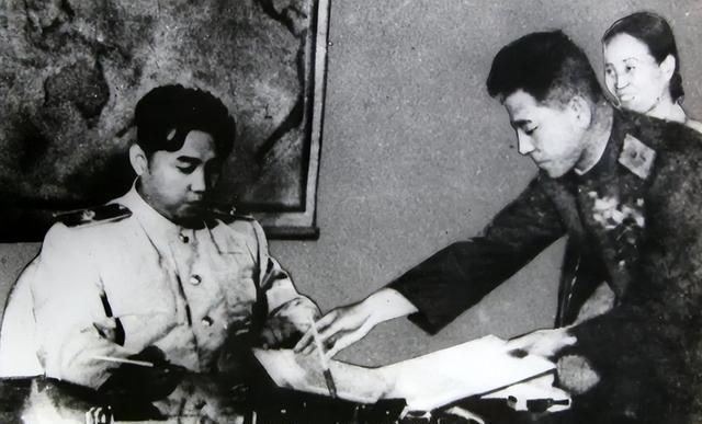 1950年，朝鲜战争爆发，毛主席为何说美国把三把刀插在中国身上？