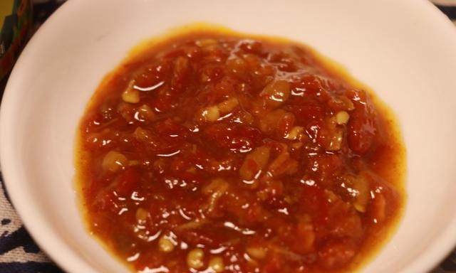 教你高压锅生蚝的正宗做法，鲜嫩多汁，搭配辣椒酱，味道一级棒