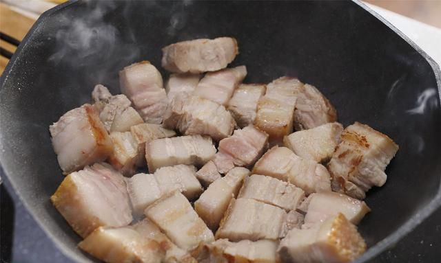 做红烧肉，记住3个关键步骤，入口即化，肥而不腻，传统老经验