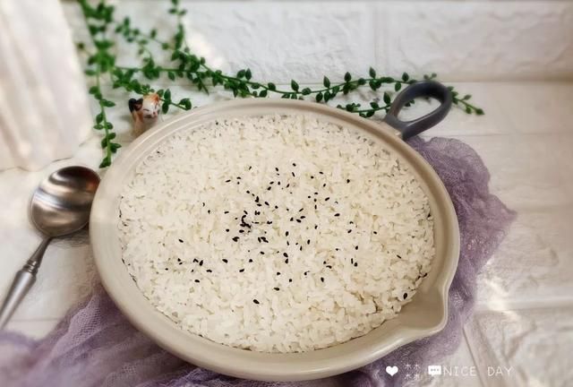 自从明白了大米要这样蒸，我家的米饭顿顿不够吃