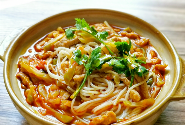 中国最好吃的8种咸菜，独具特色，南北方各占一半，您吃过几种？