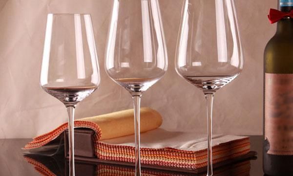葡萄酒玻璃杯和水晶杯有什么不同图1