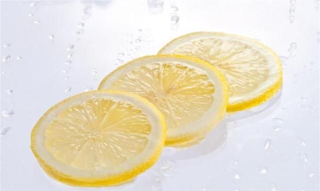 柠檬泡白酒的功效与作用，柠檬泡白酒的做法
