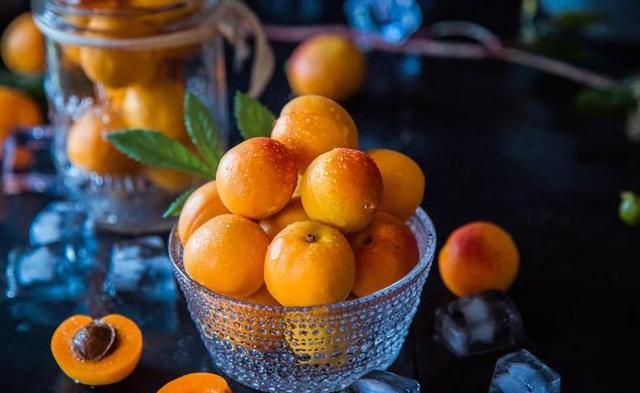 如何挑选新鲜黄桃？一只黄桃有三种吃法！