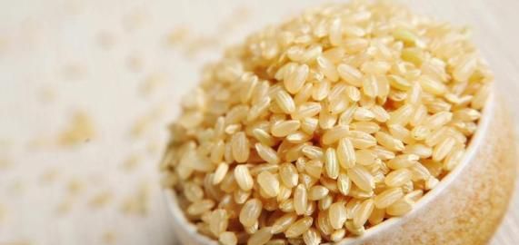 糙米和大米的区别是什么？这两个米外表很像，营养价值却不同