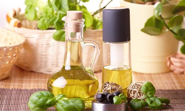 橄榄油可以高温炒菜吗 橄榄油怎么吃的正确方法