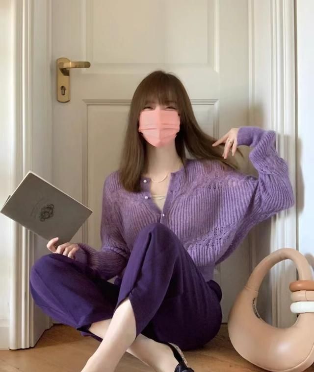 紫色裤子配什么颜色上衣？紫色这样搭配才够高级